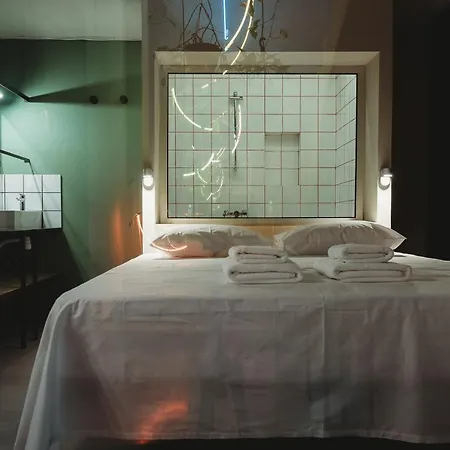 Eins - Center Apartman