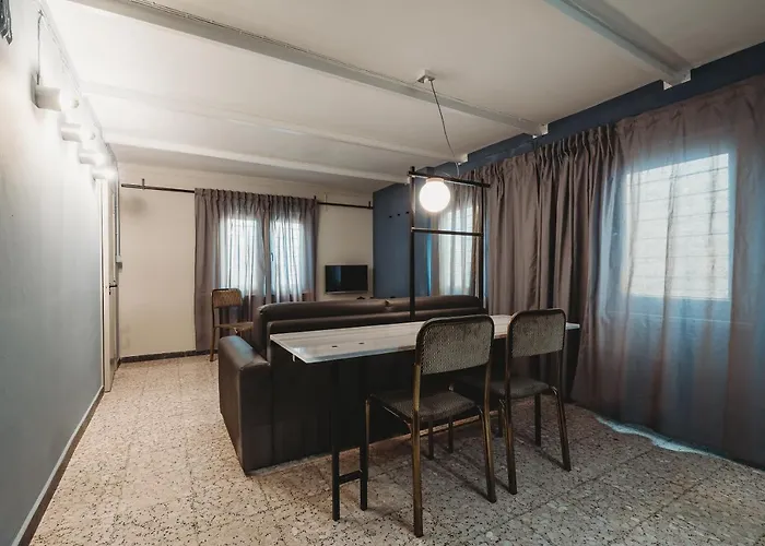 Eins - Center * リマソール